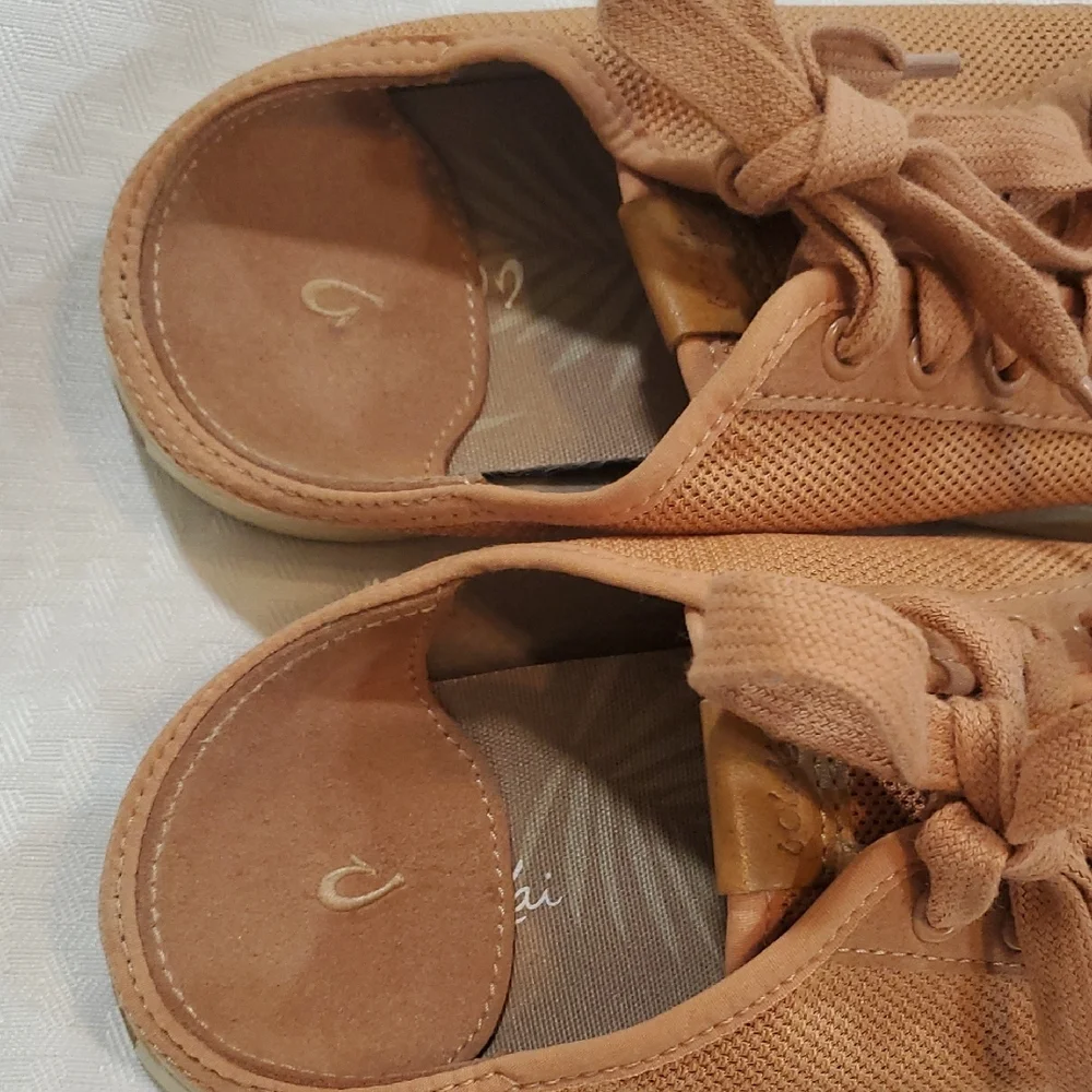 OluKai  Pehuea Li Lace-Up Shoes - Picture 3 of 13